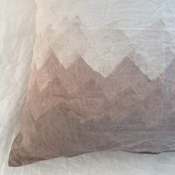 Bertozzi | Hand-Stamped Linen Pillow Cases | European Size | Luxury - Picture 4 of 9